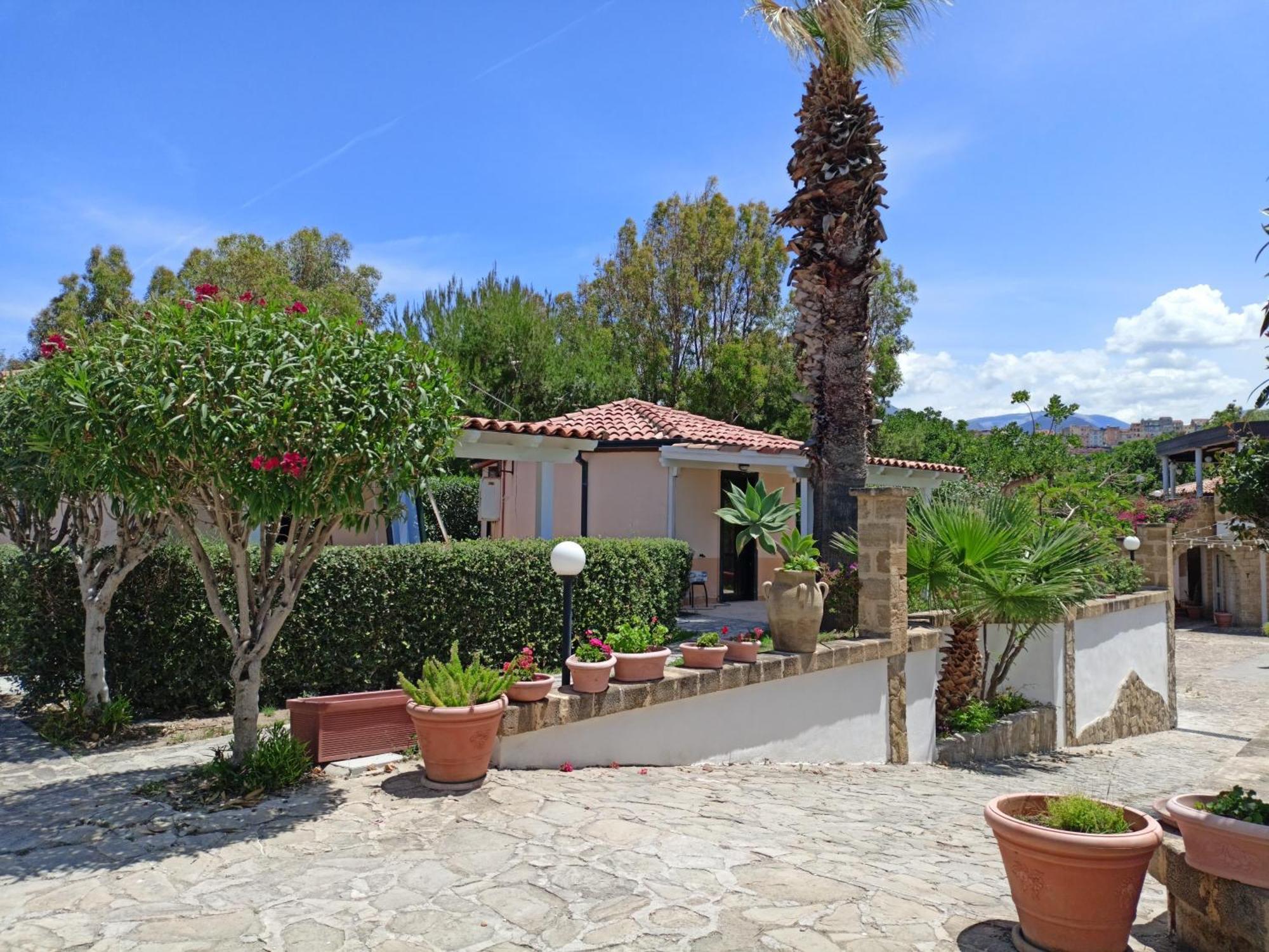 Soleada Club Aparthotel Campofelice Di Roccella Esterno foto