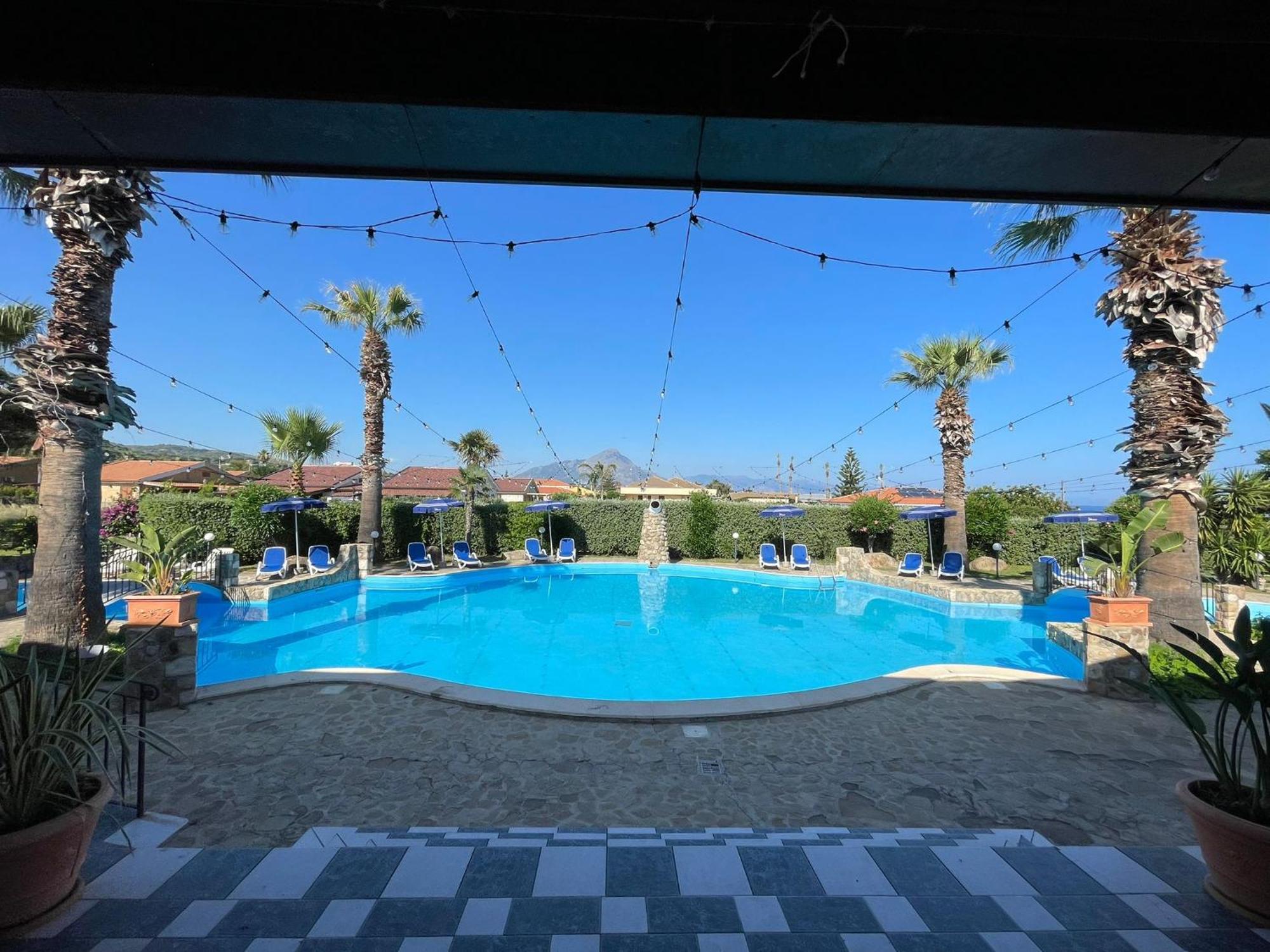 Soleada Club Aparthotel Campofelice Di Roccella Esterno foto